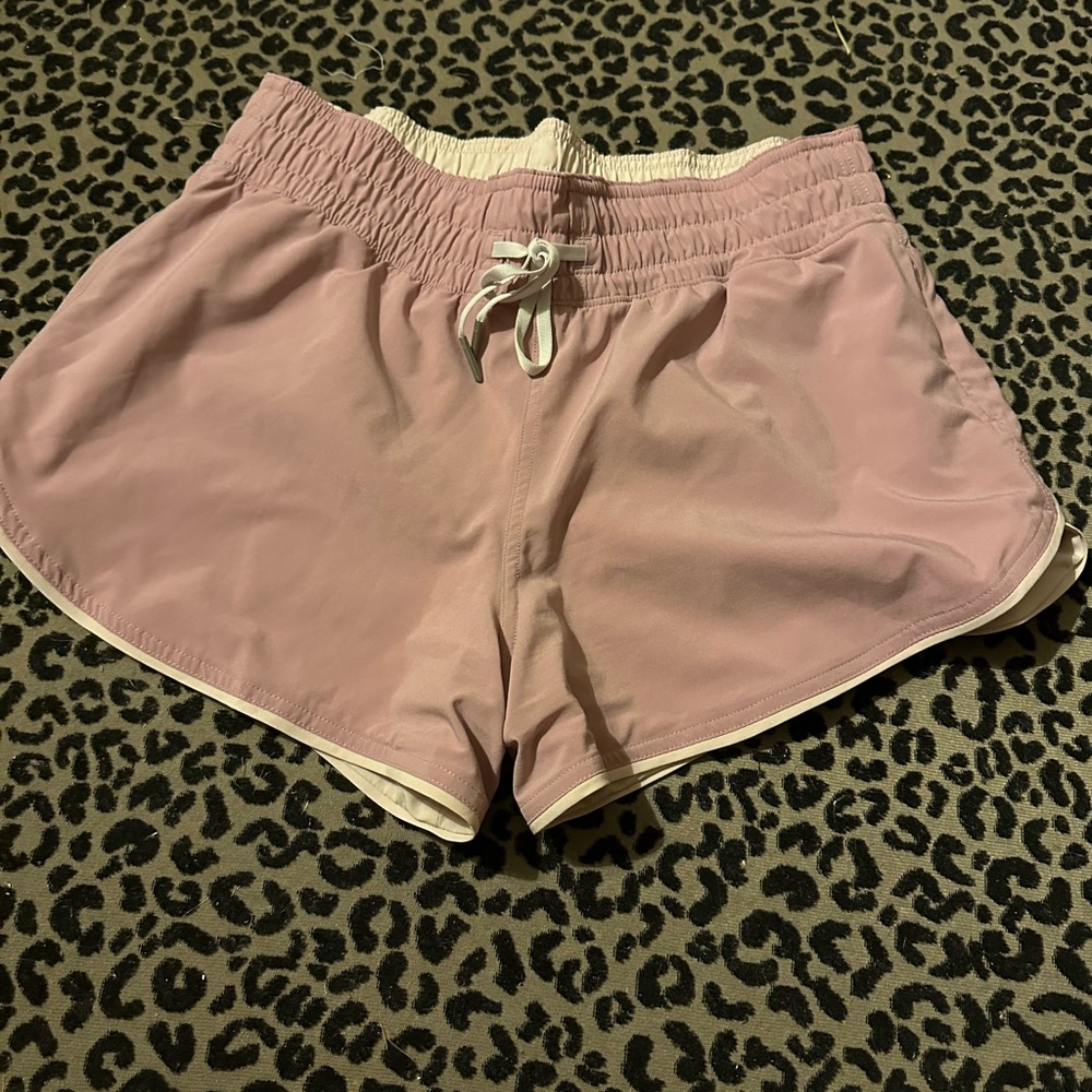 Lululemon reversible shorts - Blush pink and ivory pink color